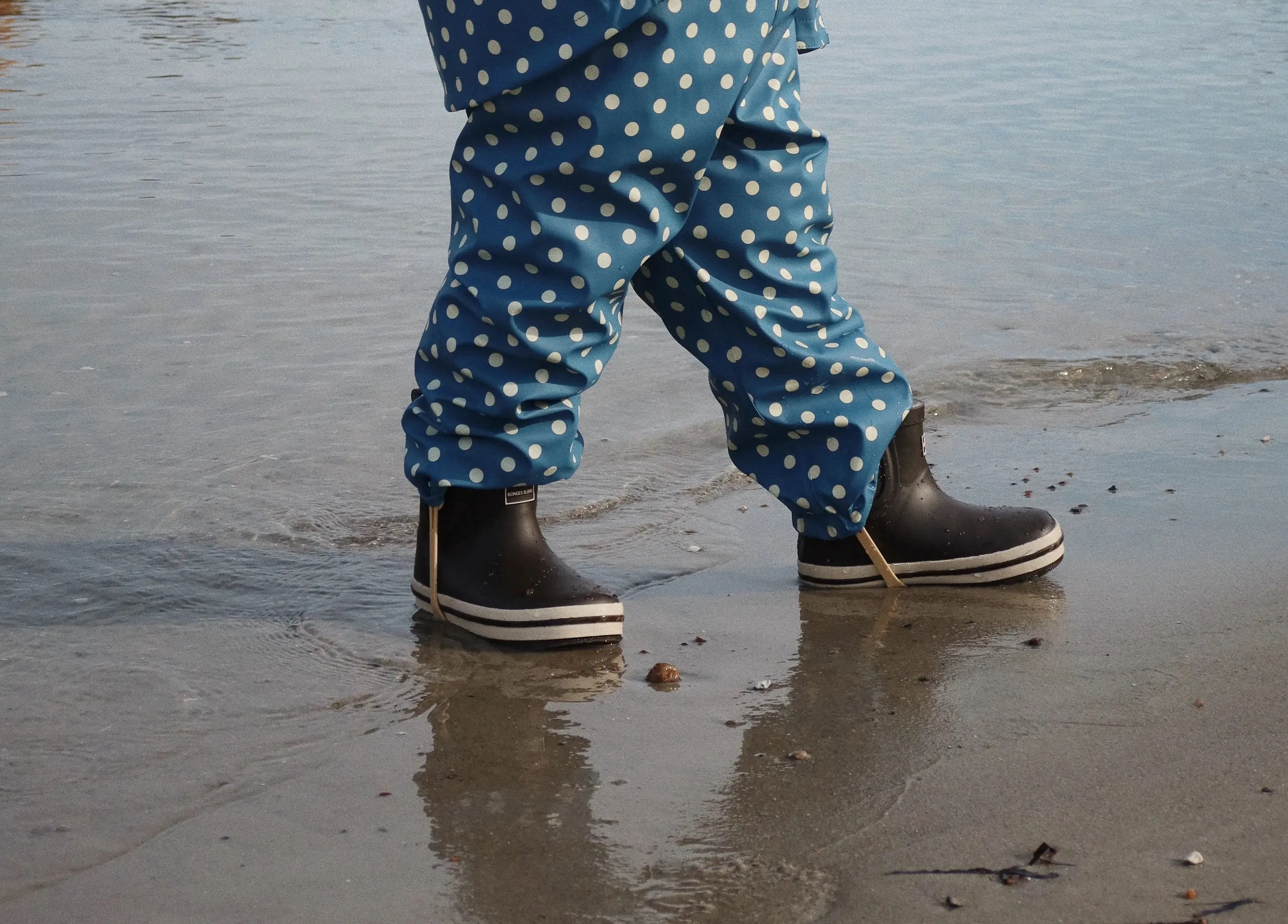 Roi Rain Boot Low in Chocolate Brown